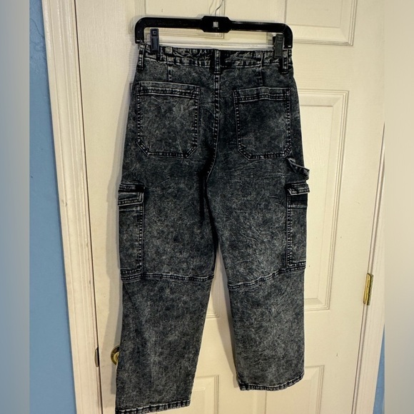 AMERICAN‎ RAZI| Women’s Gray/Black Acid Wash Stretchy Jean Utility Pants - Picture 2 of 10